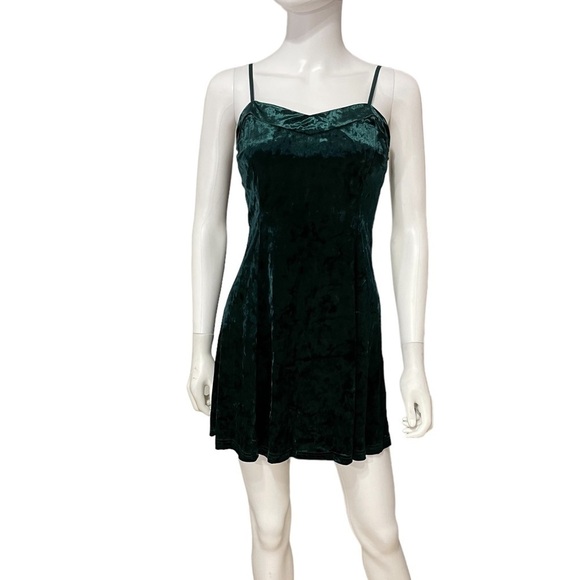Forever 21 Green Velvet Dress - Picture 2 of 9